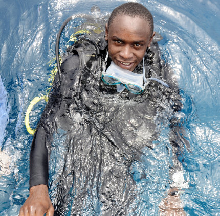 PADI Zanzibar learn to dive